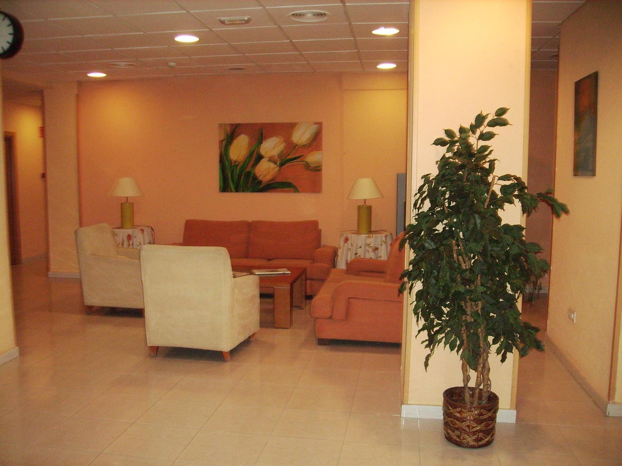Hostal El Val Alcalá de Henares Eksteriør billede